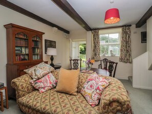Living area - The Gameskeepers Cottage (Grange-over-Sands)