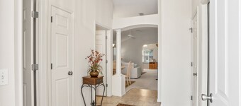 2/2 Biscayne Model w/ Golfcart