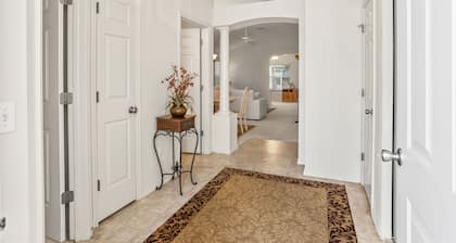 2/2 Biscayne Model w/ Golfcart