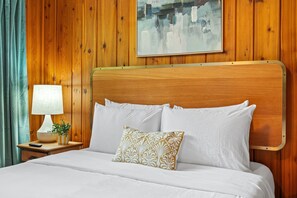 5 bedrooms, iron/ironing board, Internet