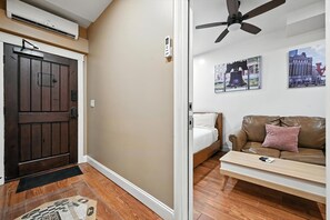 Interior - Cozy Studio Retreat in Philadelphia (Philadelphia)