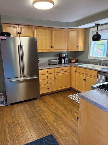 --A-Frame of Mind-- Cozy Family & Pet Friendly 4BR house in the White Mountains!