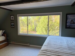 4 bedrooms, internet, bed sheets