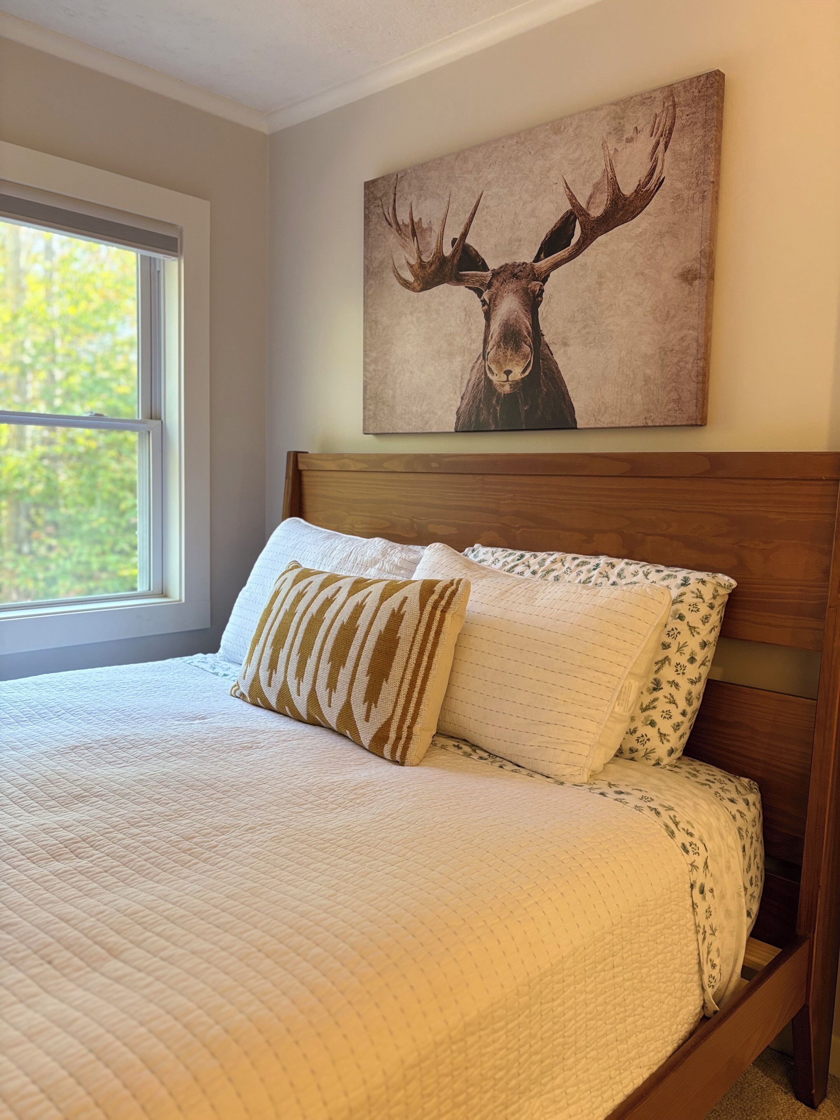 4 bedrooms, internet, bed sheets