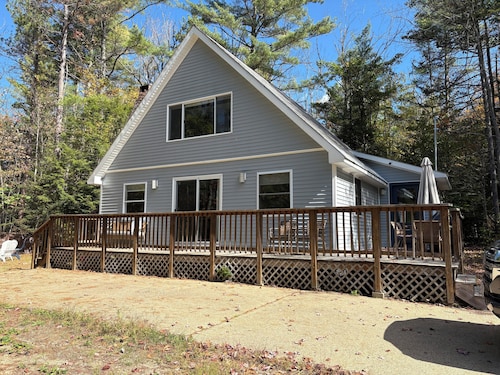 --A-Frame of Mind-- Cozy Family & Pet Friendly 4BR house in the White Mountains!