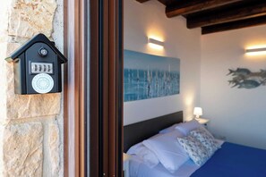 1 bedroom, iron/ironing board, free WiFi