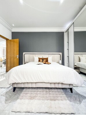 2 chambres, fer et planche à repasser, Wi-Fi, literie fournie