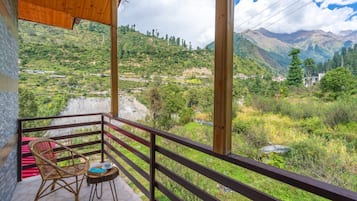 Deluxe Double Room, Balcony, Mountain View | Iron/ironing board, free WiFi