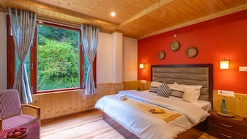 Deluxe Double Room, Balcony, Mountain View | Iron/ironing board, free WiFi