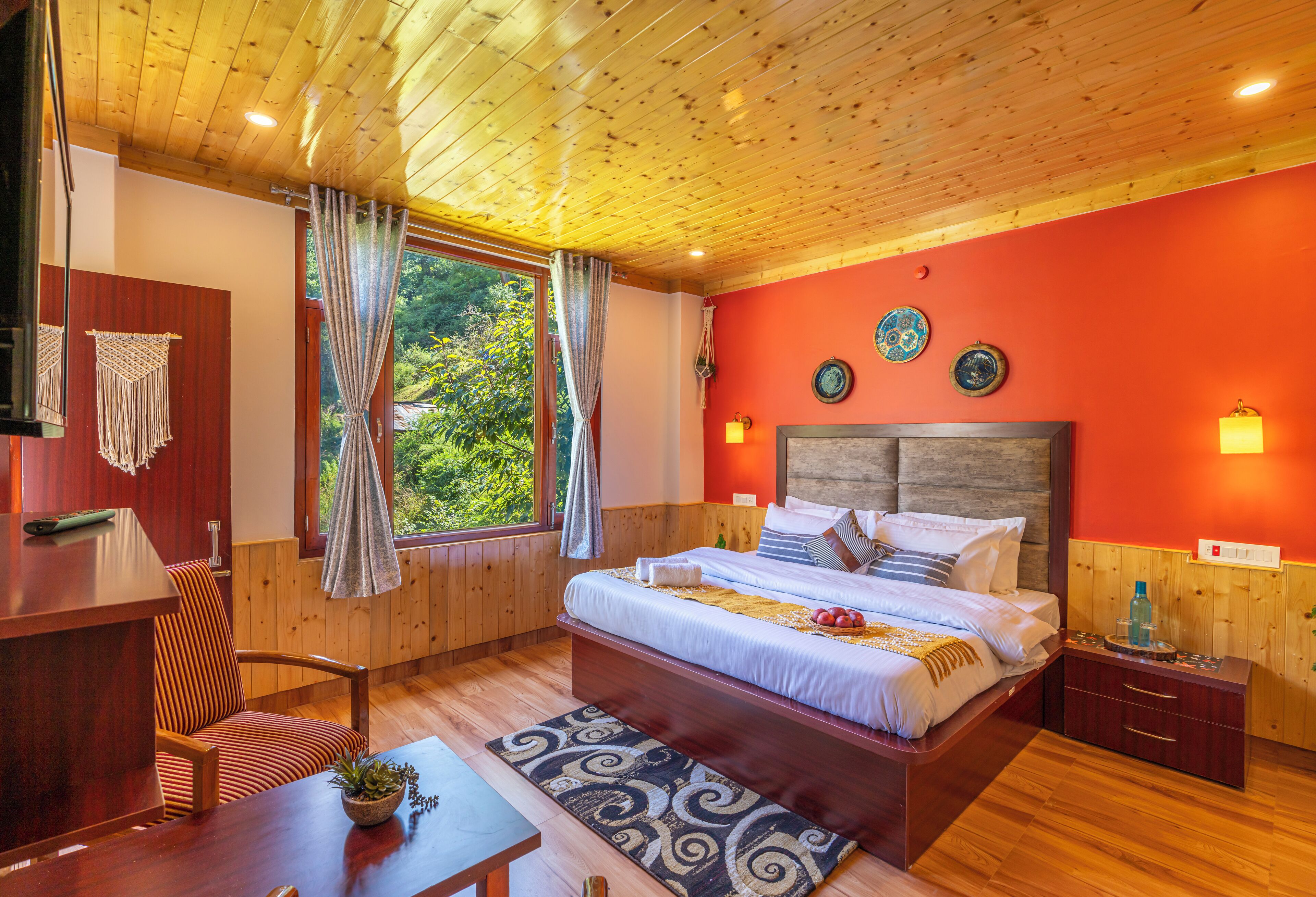 Iron/ironing board, free WiFi