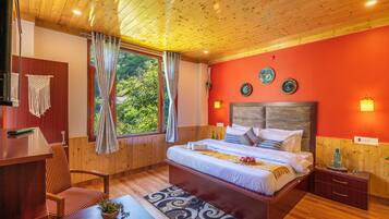 Iron/ironing board, free WiFi