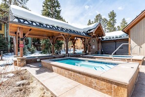 Beheizter Pool
