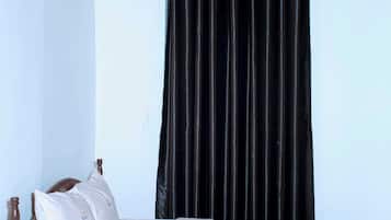 3 chambres, fer et planche à repasser, Wi-Fi, draps fournis