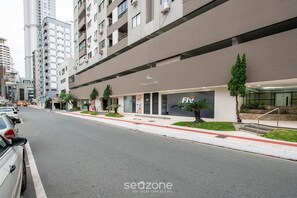 Apartamento básico | Fachada
