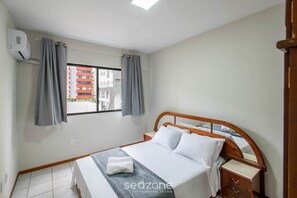 Basic Apartment | 2 bedrooms, free WiFi - Apartment w/ Barbecue 350m From the Beach Ilh0503 (Balneário Camboriú)