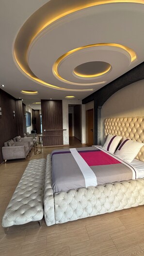 4 bedrooms, iron/ironing board