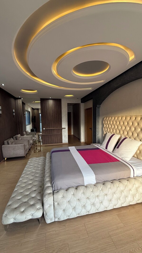 4 bedrooms, iron/ironing board