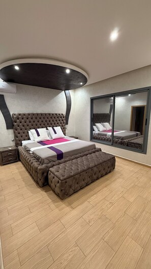 4 chambres, fer et planche à repasser
