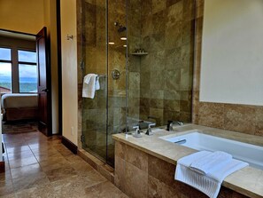 Towels - Scotchman View - Luxury 3 Bedrrom with Balcony (Sandpoint)