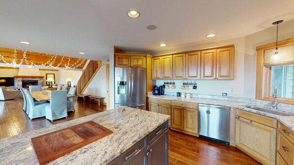 Fridge, microwave, oven, dishwasher