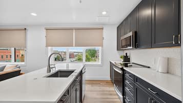 Réfrigérateur, micro-ondes, four, lave-vaisselle