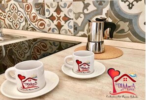Kaffee und/oder Kaffeemaschine