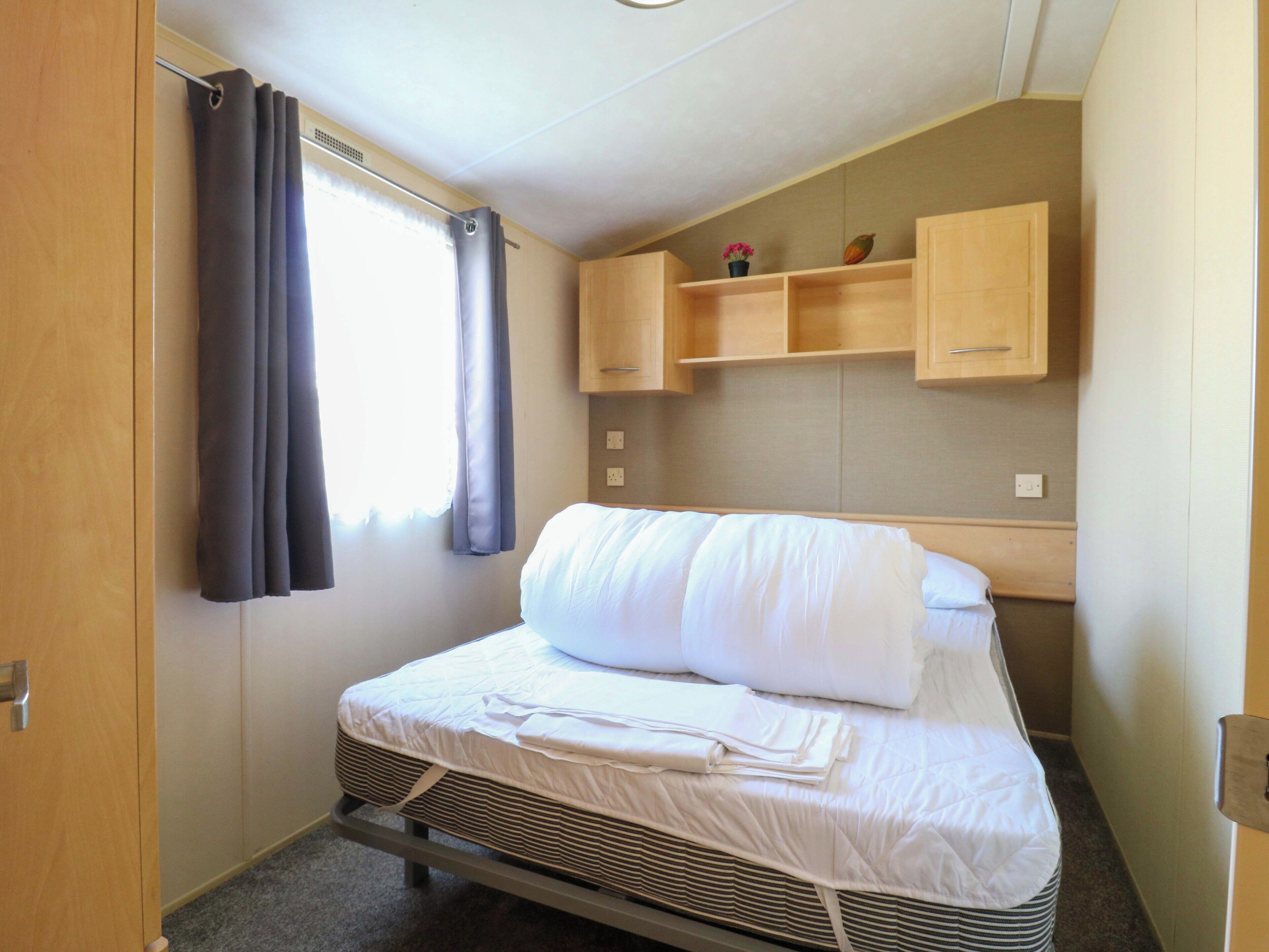 3 makuuhuonetta, yksilöllisesti sisustettu, yksilöllisesti kalustettu