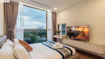 Luxury Apartment, 4 Bedrooms, City View, Tower | Minibar, desk, blackout curtains, iron/ironing board