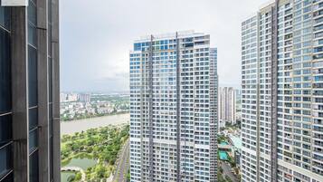 Luxury Apartment, 3 Bedrooms, Balcony, City View