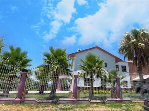 Property grounds - Villa aqua blue, 5 recamaras, 5 baños y alberca todo para una placentera estadia (Delicias)