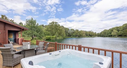 JEM Lodge - Lakeside Farm Ltd