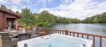 JEM Lodge - Lakeside Farm Ltd