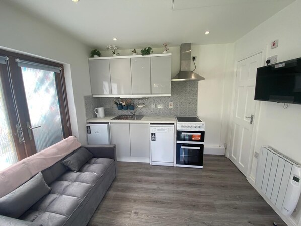 Fridge, microwave, oven, dishwasher