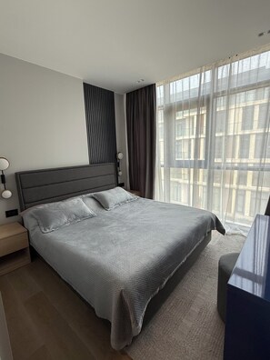 2 slaapkamers, een bureau, geluiddichte muren