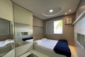 3 bedrooms, iron/ironing board, internet, bed sheets - Apartment with balcony and barbecue - Praia Brava, Floripa (Florianópolis)
