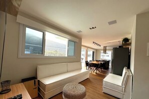 Living area - Large penthouse with gourmet space and Jacuzzi (Florianópolis)