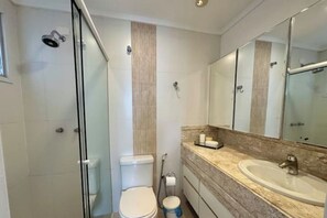 Towels, toilet paper - Duplex with private pool - Av. North Seashore (Florianópolis)