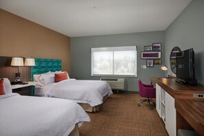 3 slaapkamers, een strijkplank/strijkijzer, gratis wifi, beddengoed