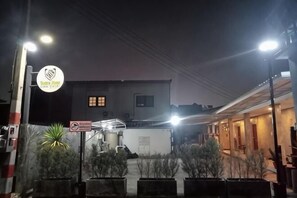 Exterior - Lion Hotel (Chumphon)