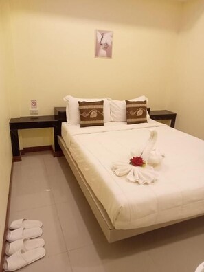 Room - Lion Hotel (Chumphon)