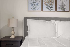 4 habitaciones, tabla de planchar con plancha, wifi y ropa de cama 