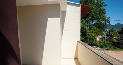 Casa Pet Friendly com Varanda e Churrasqueira