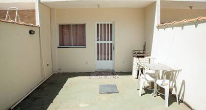 Casa Pet Friendly com Varanda e Churrasqueira