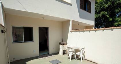 Casa Pet Friendly com Varanda e Churrasqueira