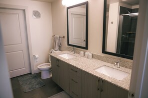 Handtücher, Seife, Toilettenpapier