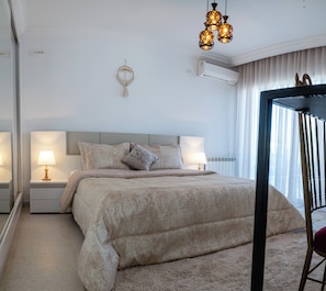 5 habitaciones, tabla de planchar con plancha, wifi y ropa de cama