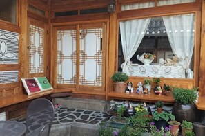 Unclassified image, 2 of 12, button - Dajayon Hanok Stay (Seoul)