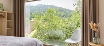 "Le Panoramique" quiet gîte with jacuzzi