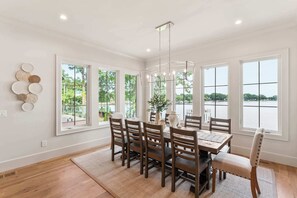 獨棟房屋, 多張床, 可使用泳池 (The Retreat at Sunrise Cove) | 用餐區