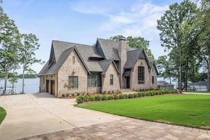 Exterior - The Retreat at Sunrise Cove (Sherrills Ford)